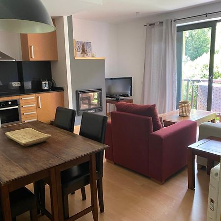 Apartament Hug Roger Valencia D'Aneu Экстерьер фото