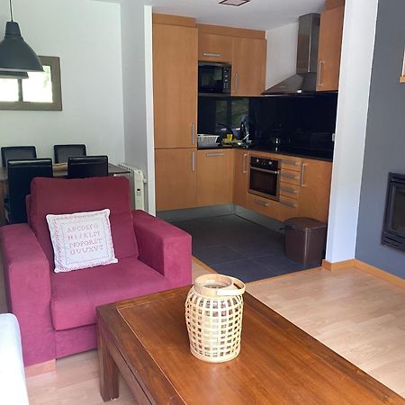 Apartament Hug Roger Valencia D'Aneu Экстерьер фото