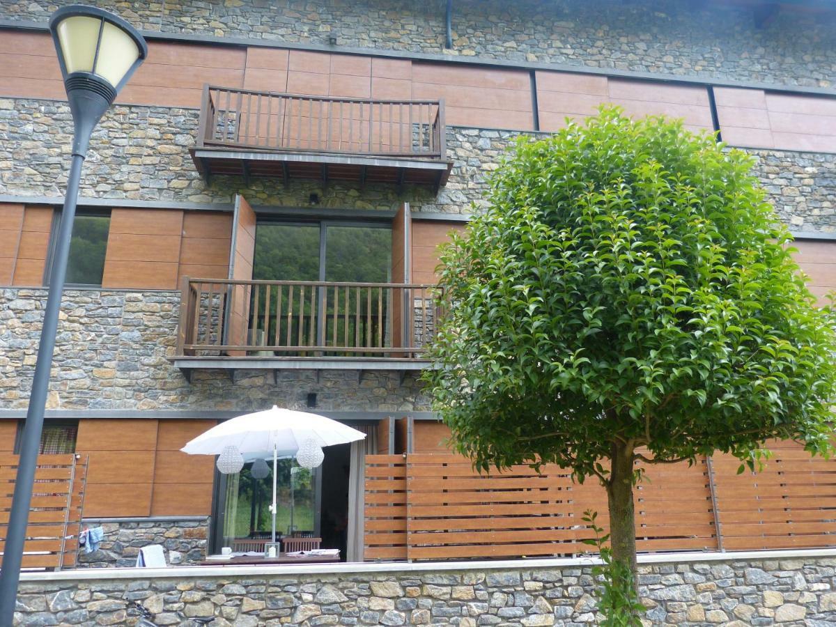Apartament Hug Roger Valencia D'Aneu Экстерьер фото